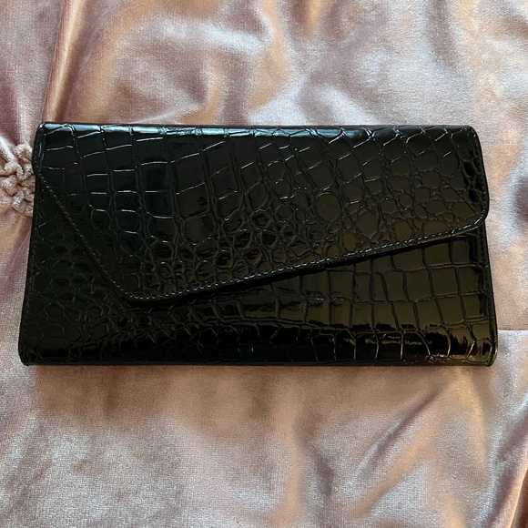 Handbags - Faux Alligator Black Clutch